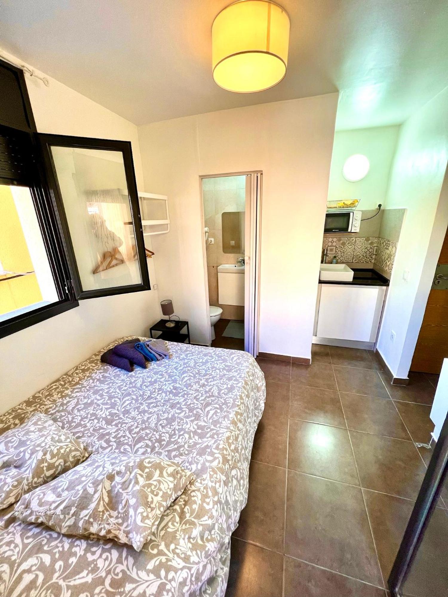 Mt Boutique Suites Y Apartamentos - Adults Only - ماتارو المظهر الخارجي الصورة